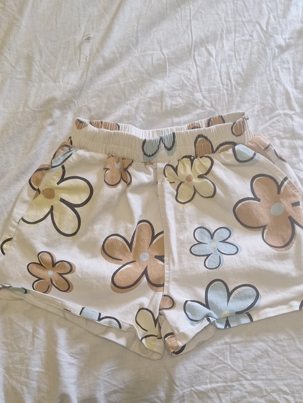Bailey Rose Elastic-Waist Women’s Shorts - Cream with Pastel Flowers Size S